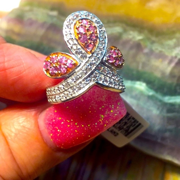 FLASH SALE. 1 HOUR. THIS IS A BUBBLE GUM PINK RING - Picture 4 of 15